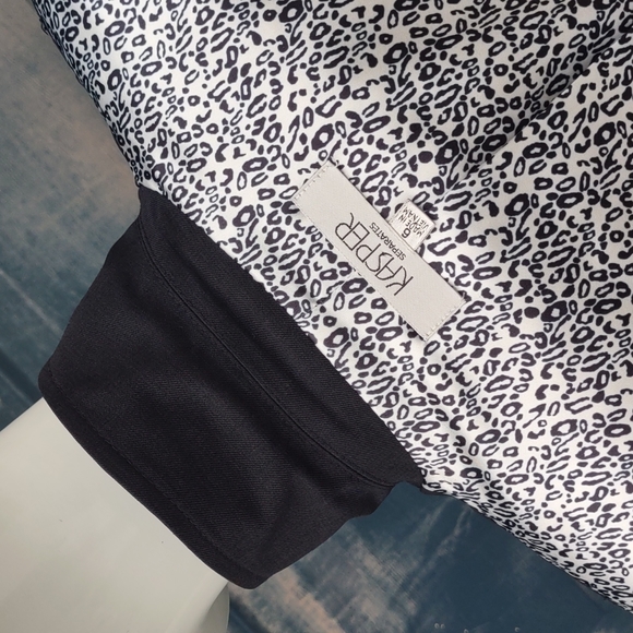 Kasper Separates Ladies (2) Piece Dress/Blazer Suit Set - Picture 17 of 17